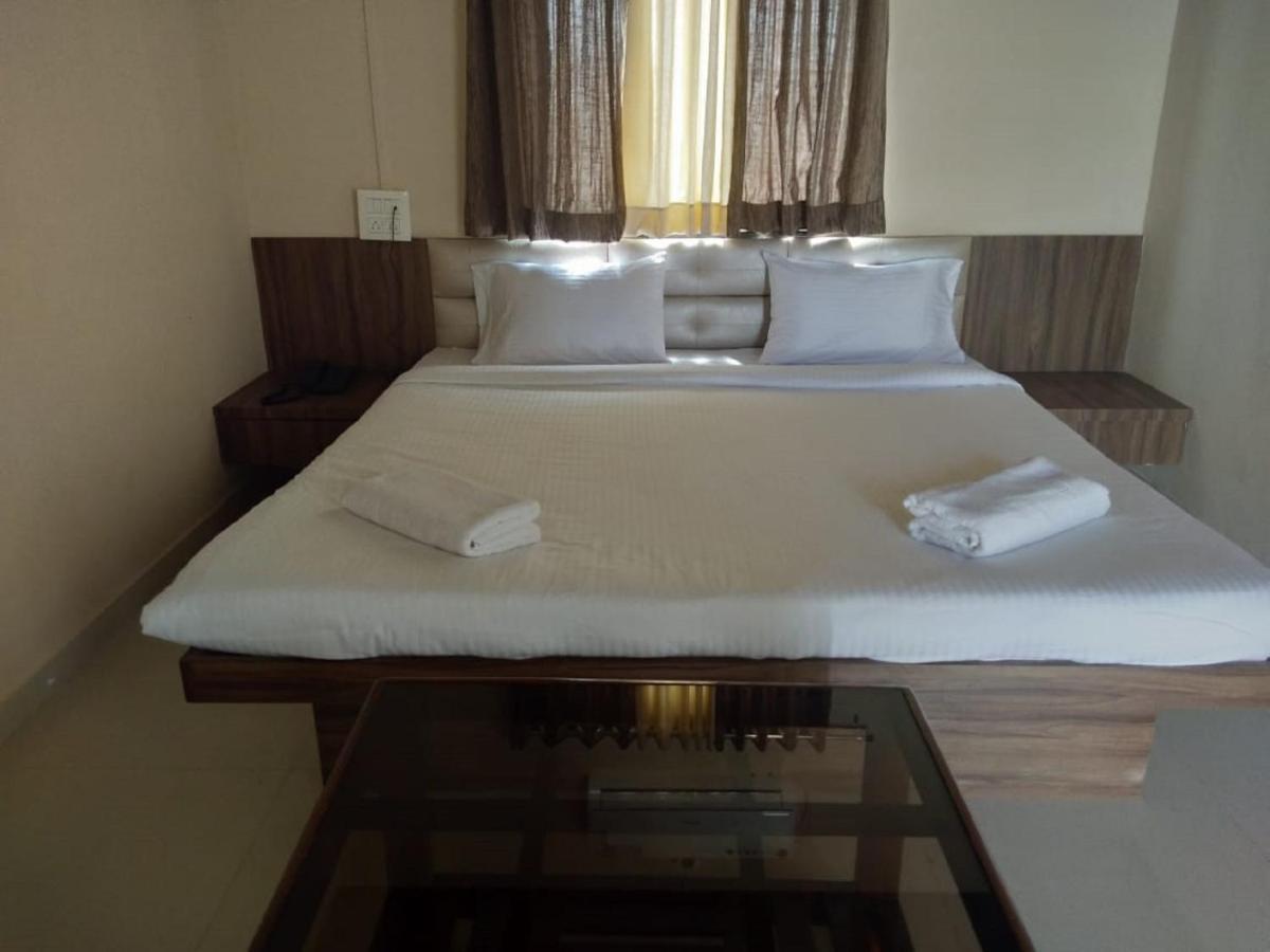 Hotel Krishna Exotica อาห์มาดนาการ์ ภายนอก รูปภาพ